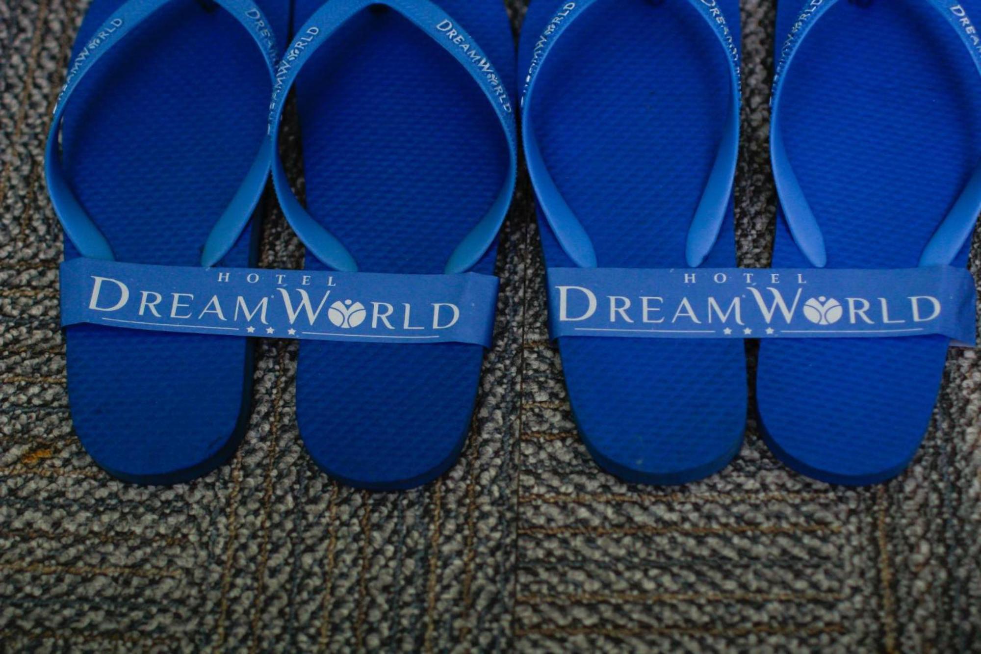 Hotel Dreamworld Araneta Cubao Exterior foto