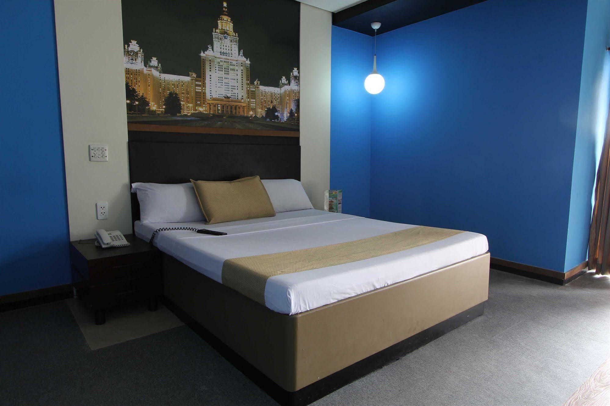 Hotel Dreamworld Araneta Cubao Exterior foto
